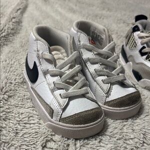 Nike Kids White and Gray Sneakers